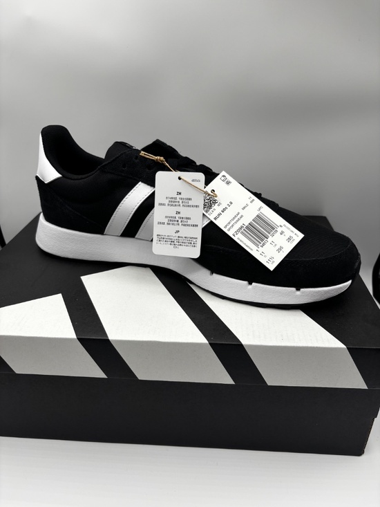 Athletic_Shoes